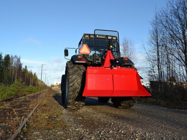 Трелевочные тракторные лебедки Farmi Forest (Финляндия)