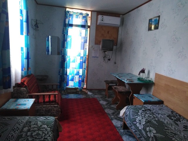 Частный сектор, Лазарева 14, жильё у моря, комната посуточно, гостевой двор