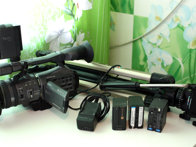 Видеокамера Sony HDR FX-7E