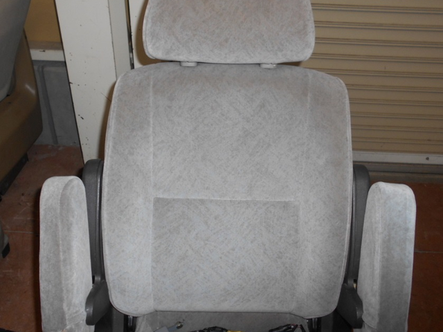 Автомобильное сидение кресло для пассажира колясочника Toyota Regius модельный ряд KCH40W