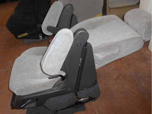 Автомобильное сидение кресло для пассажира колясочника Toyota Regius модельный ряд KCH40W