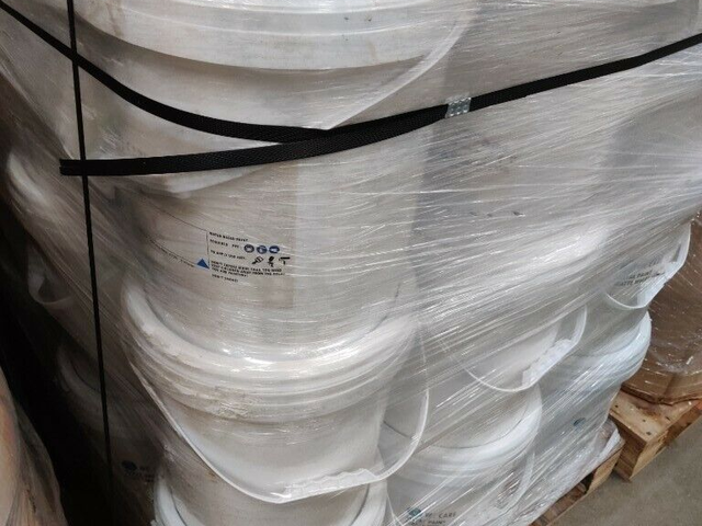 Industrial paint . Egg shell +exterior white 20l tubs