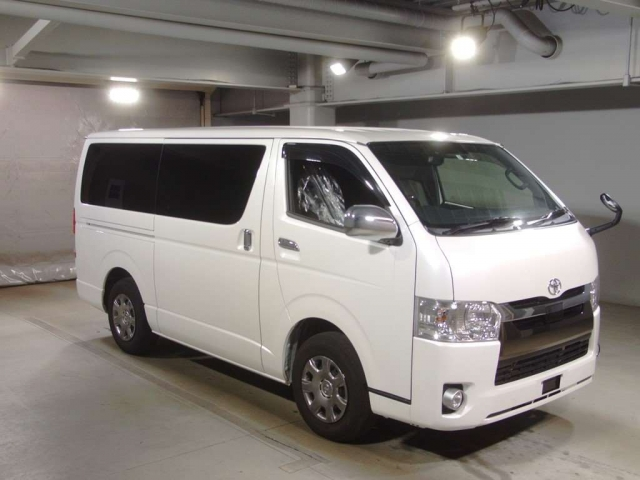 Грузопассажирский микроавтобус Toyota Hiace Van кузов GDH201V 5 мест 1.2 т г 2018